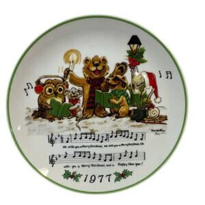 Vintage 1977 Suzy's Zoo Enesco We Wish You A Merry Christmas Ceramic Plate
